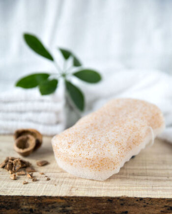 Organic Konjac Svamp Body  Walnut Shell Pure   Hos Frisøren   Baronen