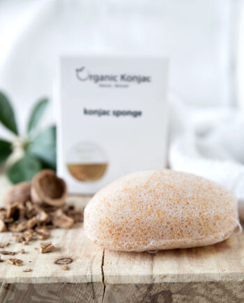 Organic Konjac Svamp Walnut Shell  Ekstra Peelende   Hos Frisøren   Baronen
