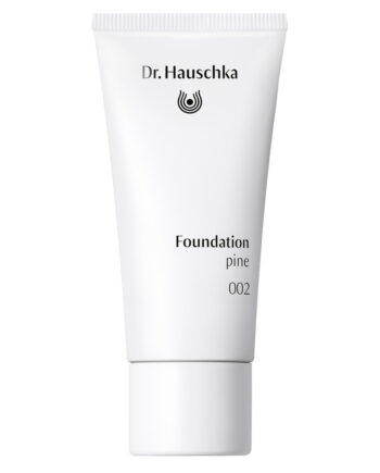 Dr  Hauschka Foundation 002 Pine  30ml