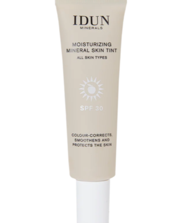 Idun Minerals Moisturizing Mineral Skin Tint   Quot Gamla Stan Quot  Light  27ml